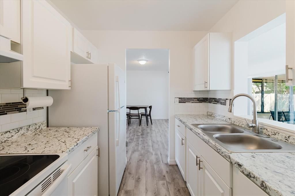 For Sale: $260,000 (2 beds, 2 baths, 1315 Square Feet)