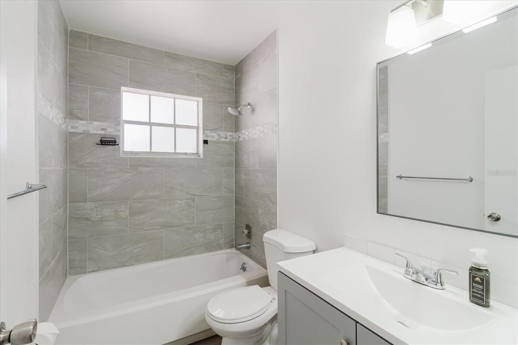 For Sale: $260,000 (2 beds, 2 baths, 1315 Square Feet)
