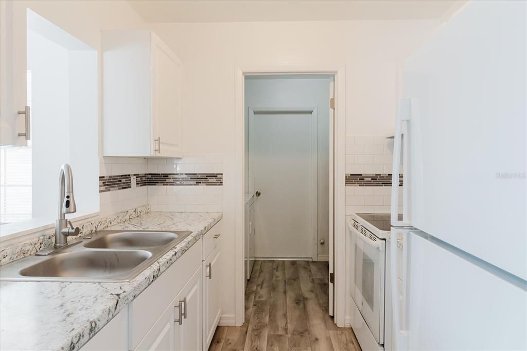 For Sale: $260,000 (2 beds, 2 baths, 1315 Square Feet)
