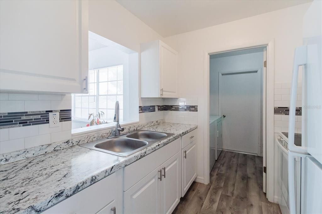 For Sale: $260,000 (2 beds, 2 baths, 1315 Square Feet)