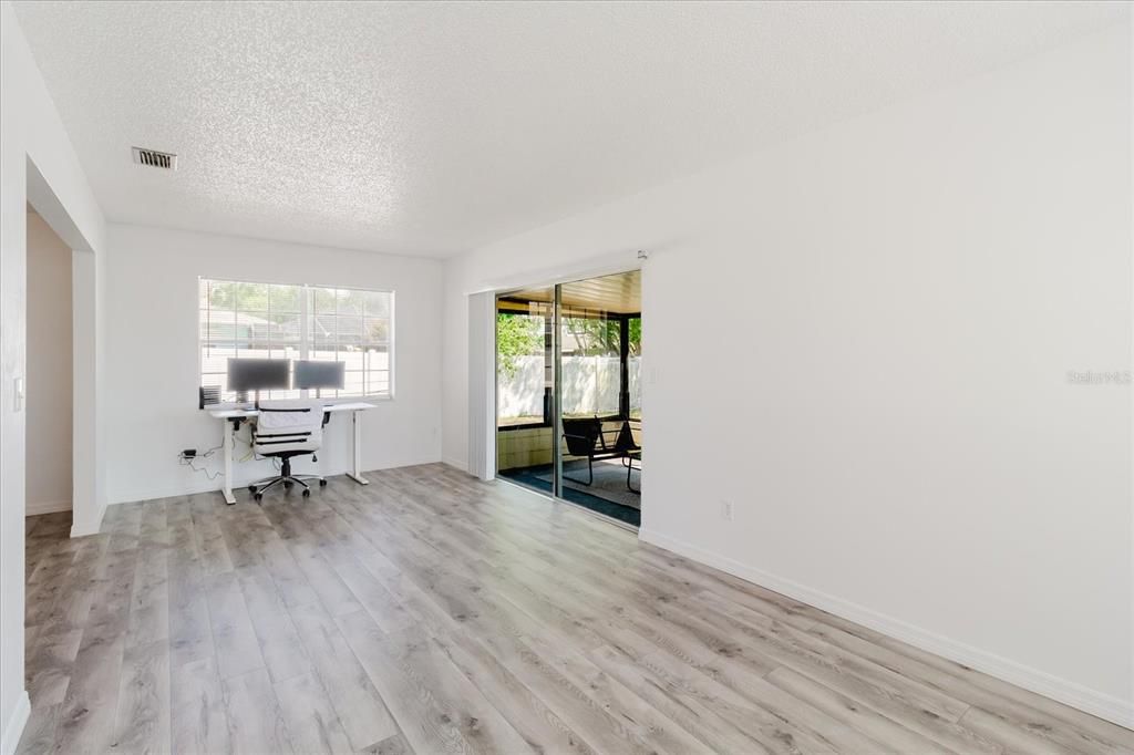 For Sale: $260,000 (2 beds, 2 baths, 1315 Square Feet)
