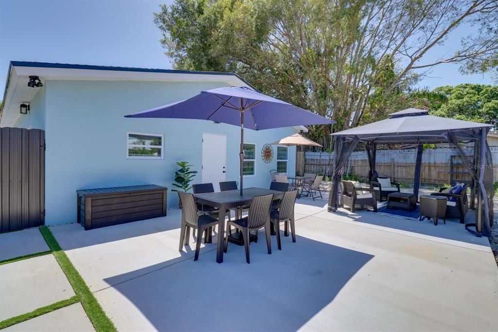 For Rent: $3,200 (3 beds, 2 baths, 1466 Square Feet)