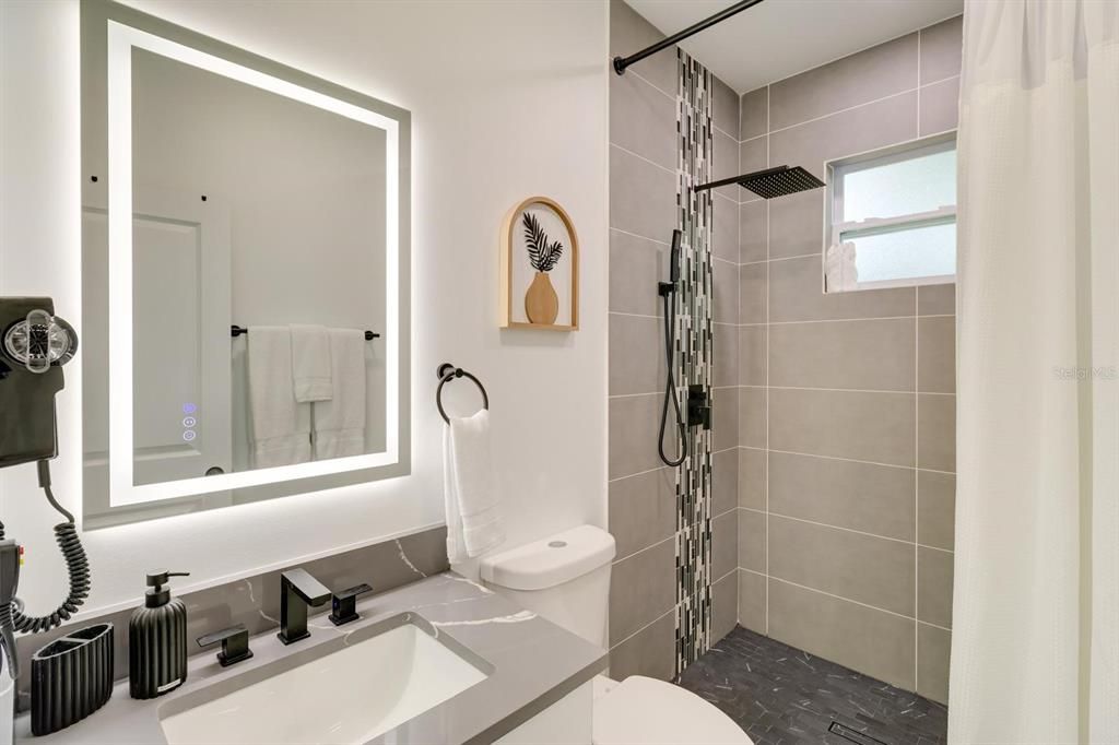 For Rent: $3,200 (3 beds, 2 baths, 1466 Square Feet)