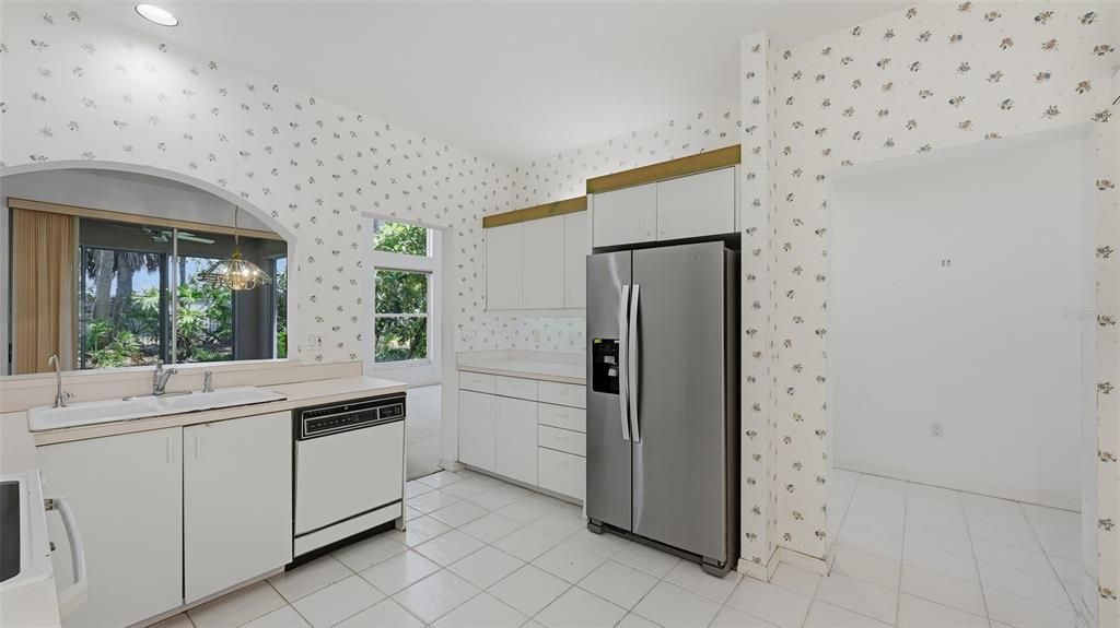 Activo con contrato: $345,000 (3 camas, 3 baños, 1854 Pies cuadrados)