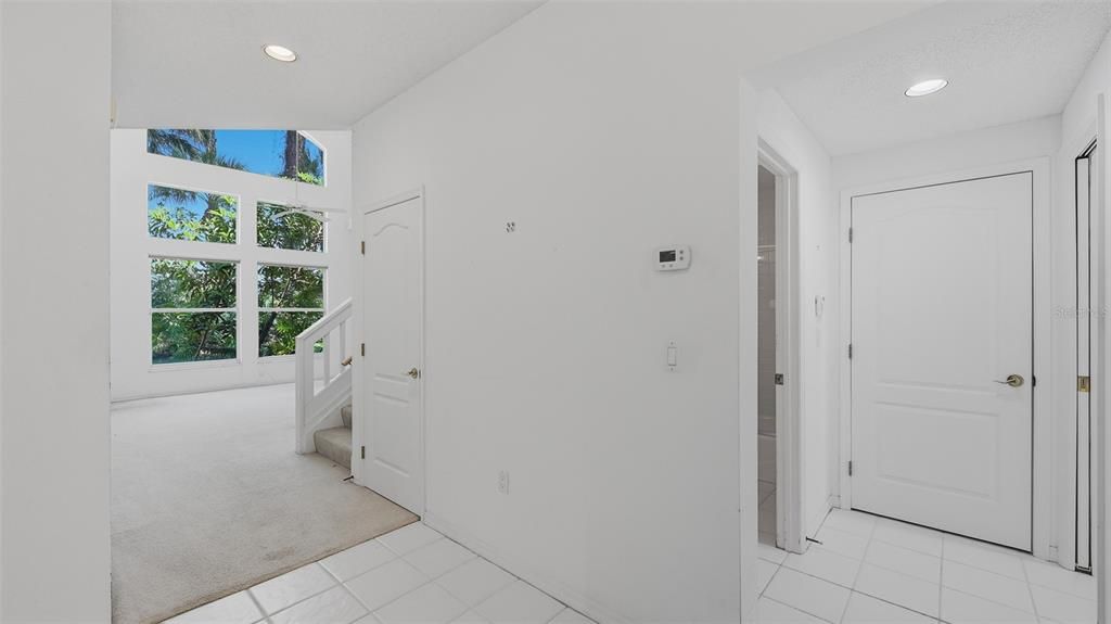 Activo con contrato: $345,000 (3 camas, 3 baños, 1854 Pies cuadrados)