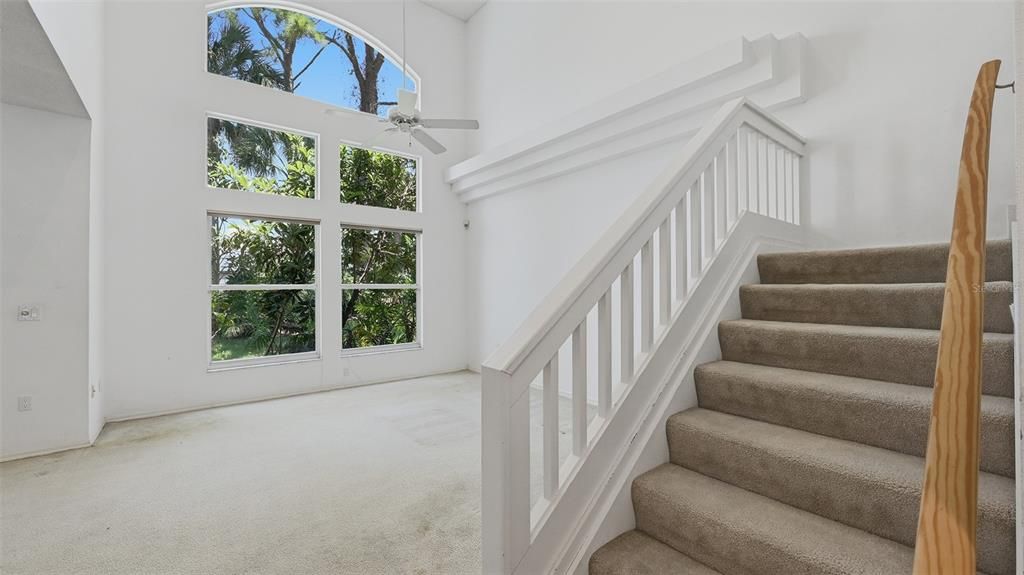 Activo con contrato: $345,000 (3 camas, 3 baños, 1854 Pies cuadrados)