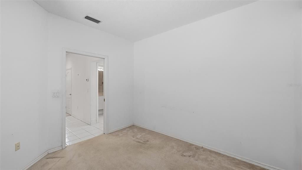 Activo con contrato: $345,000 (3 camas, 3 baños, 1854 Pies cuadrados)