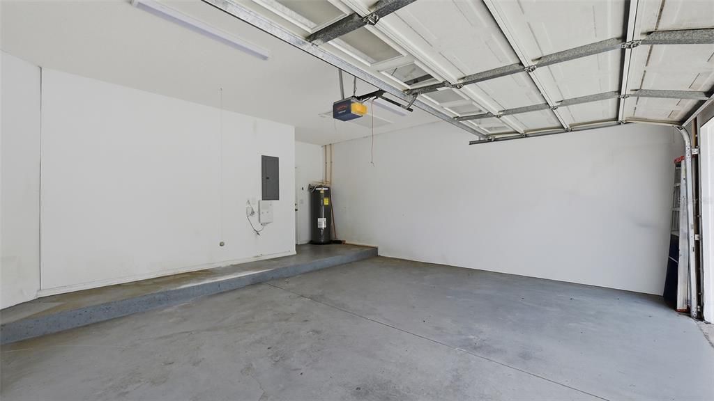 Activo con contrato: $345,000 (3 camas, 3 baños, 1854 Pies cuadrados)