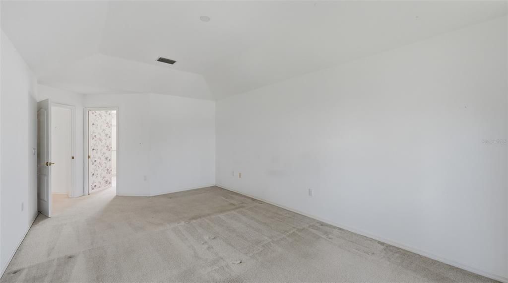 Activo con contrato: $345,000 (3 camas, 3 baños, 1854 Pies cuadrados)