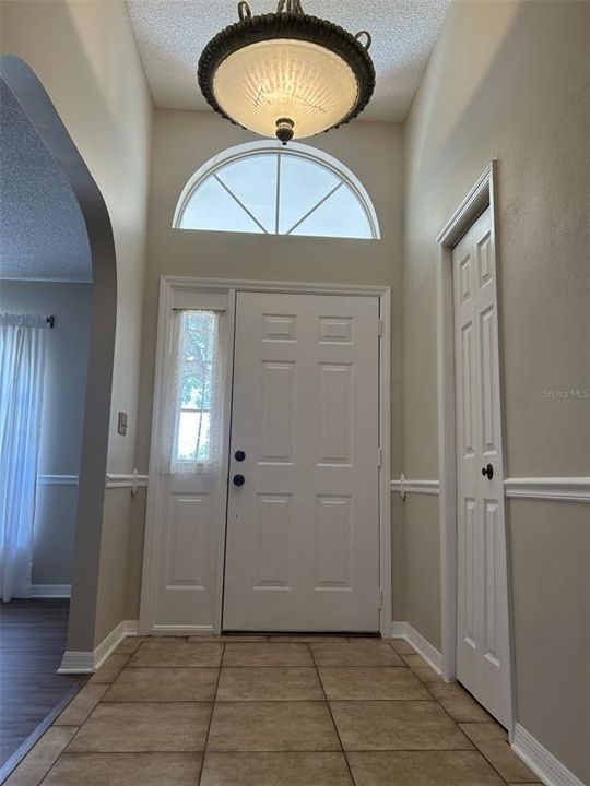 For Sale: $339,900 (3 beds, 2 baths, 2427 Square Feet)