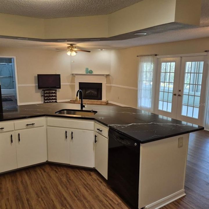 For Sale: $339,900 (3 beds, 2 baths, 2427 Square Feet)