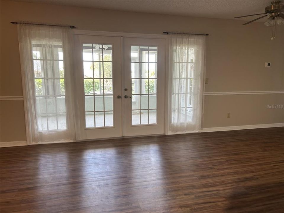 For Sale: $339,900 (3 beds, 2 baths, 2427 Square Feet)
