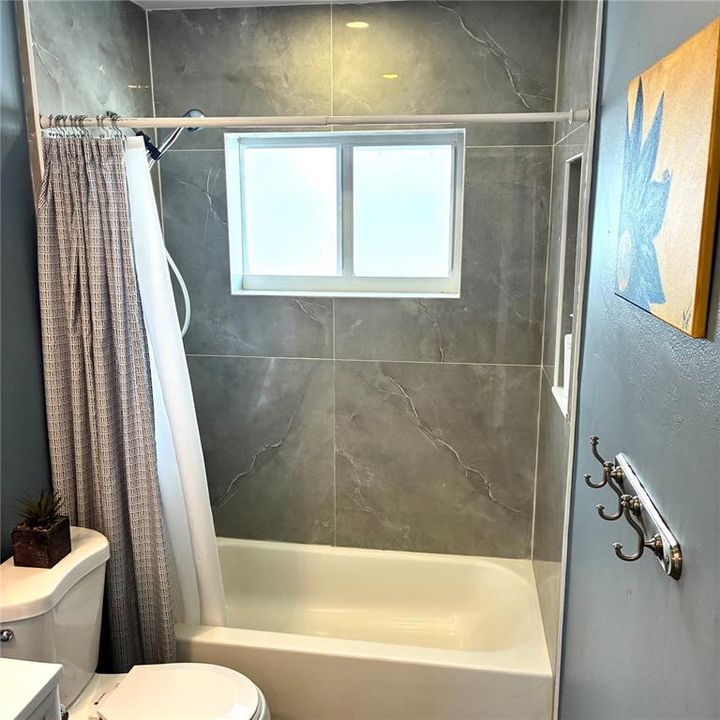 En Venta: $345,000 (3 camas, 2 baños, 1313 Pies cuadrados)