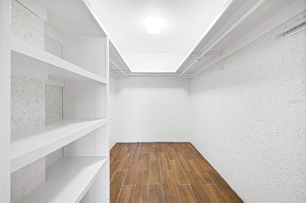 Activo con contrato: $159,000 (2 camas, 2 baños, 1180 Pies cuadrados)