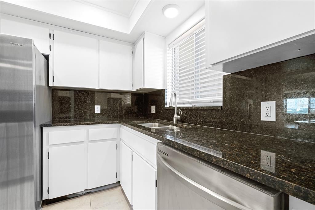 Activo con contrato: $159,000 (2 camas, 2 baños, 1180 Pies cuadrados)