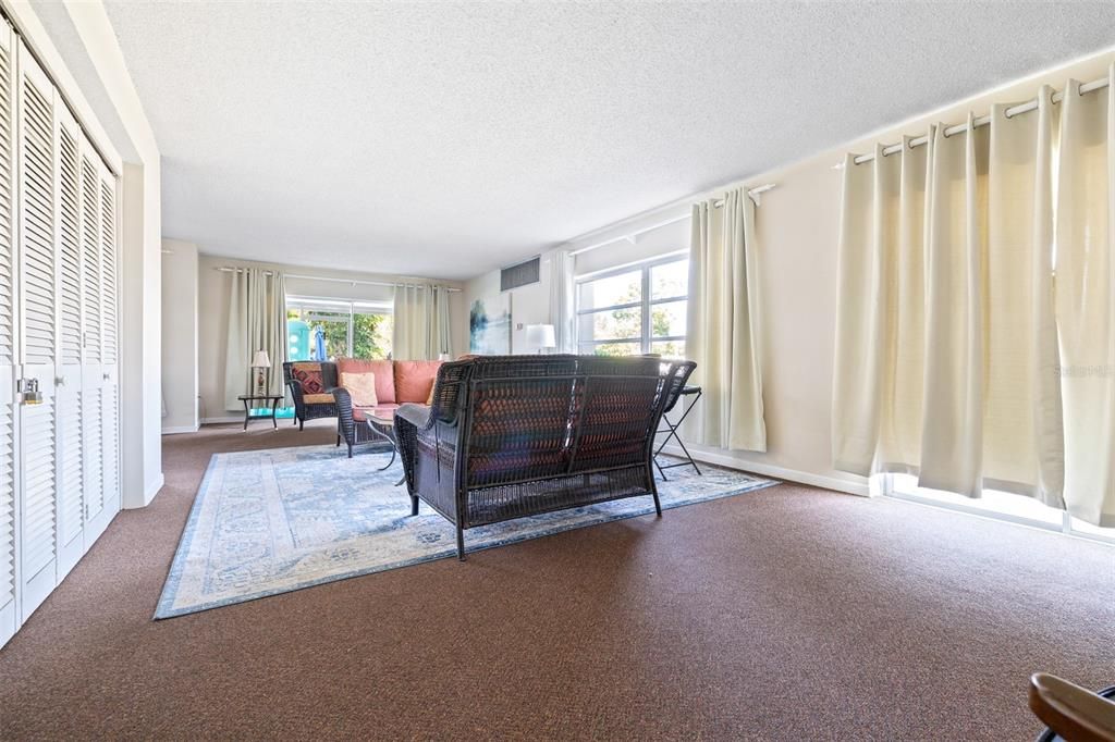 Activo con contrato: $159,000 (2 camas, 2 baños, 1180 Pies cuadrados)