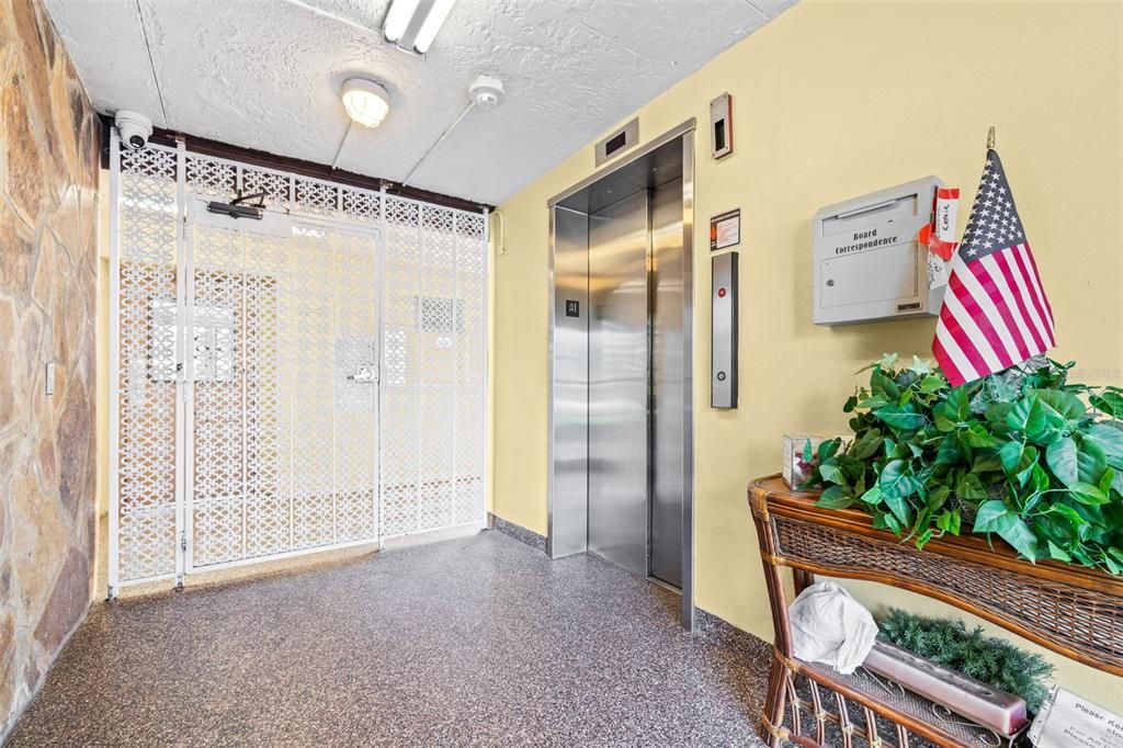 Activo con contrato: $159,000 (2 camas, 2 baños, 1180 Pies cuadrados)