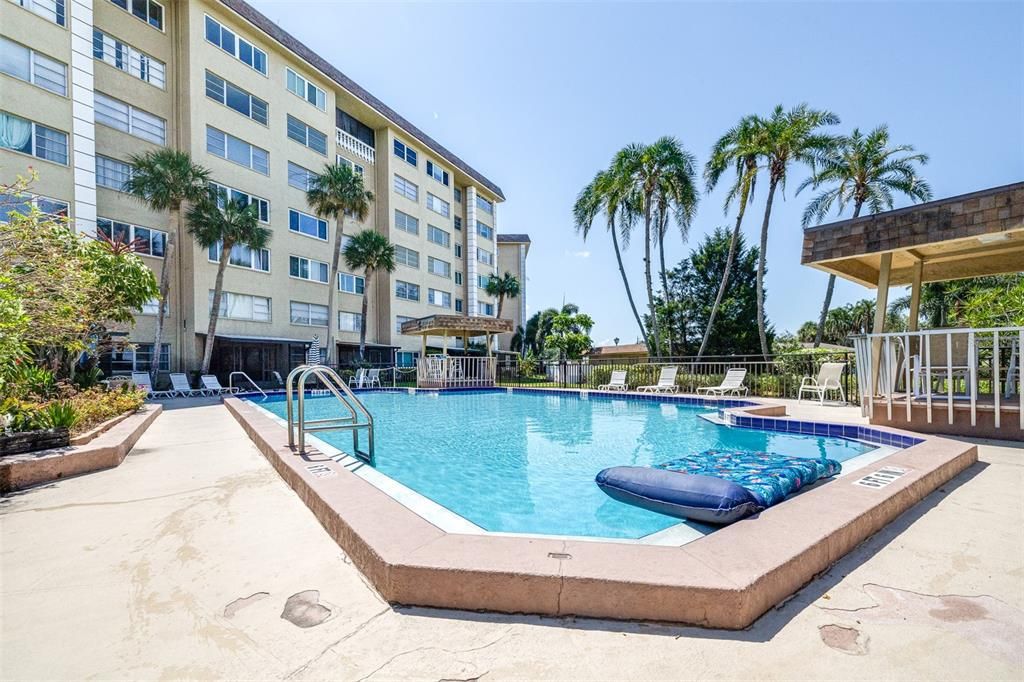 Activo con contrato: $159,000 (2 camas, 2 baños, 1180 Pies cuadrados)