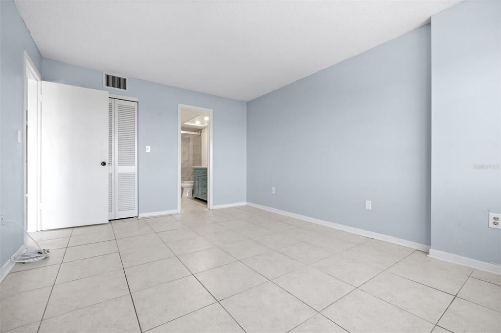 Activo con contrato: $159,000 (2 camas, 2 baños, 1180 Pies cuadrados)