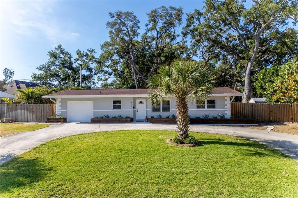Recently Sold: $450,000 (3 beds, 2 baths, 1407 Square Feet)