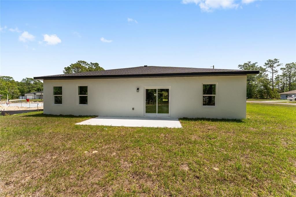 Activo con contrato: $289,900 (4 camas, 2 baños, 1833 Pies cuadrados)