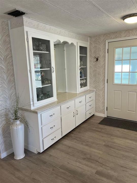 Active With Contract: $77,900 (2 beds, 2 baths, 912 Square Feet)