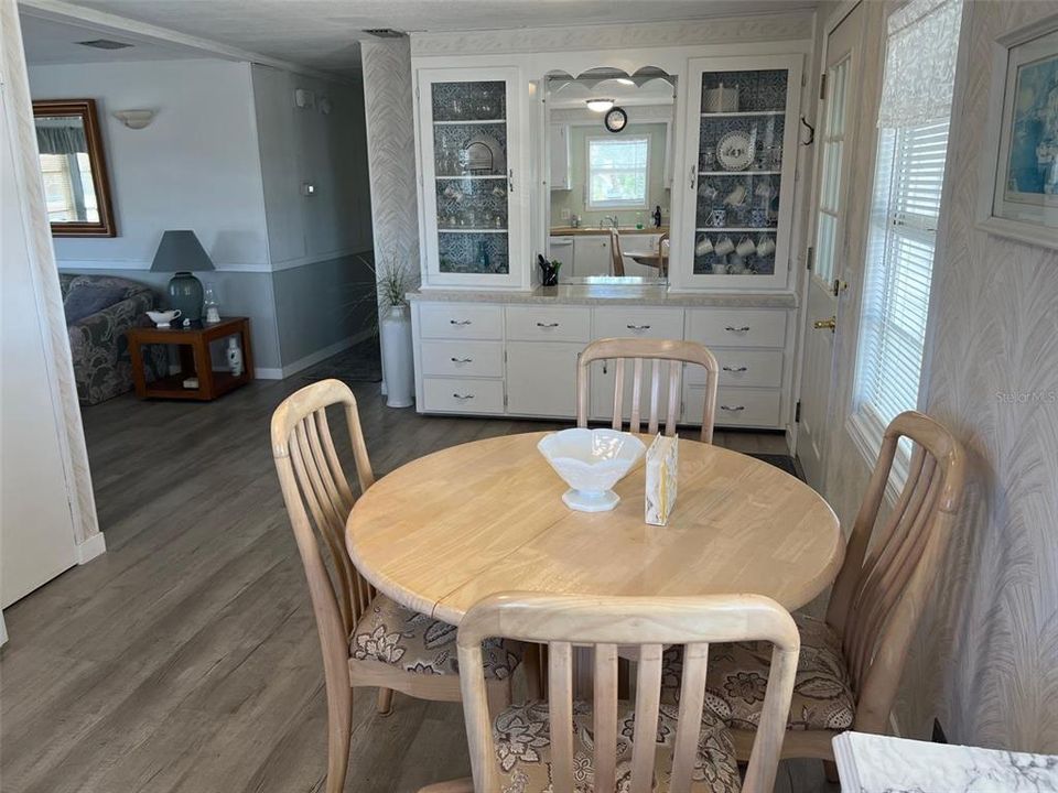 Active With Contract: $77,900 (2 beds, 2 baths, 912 Square Feet)