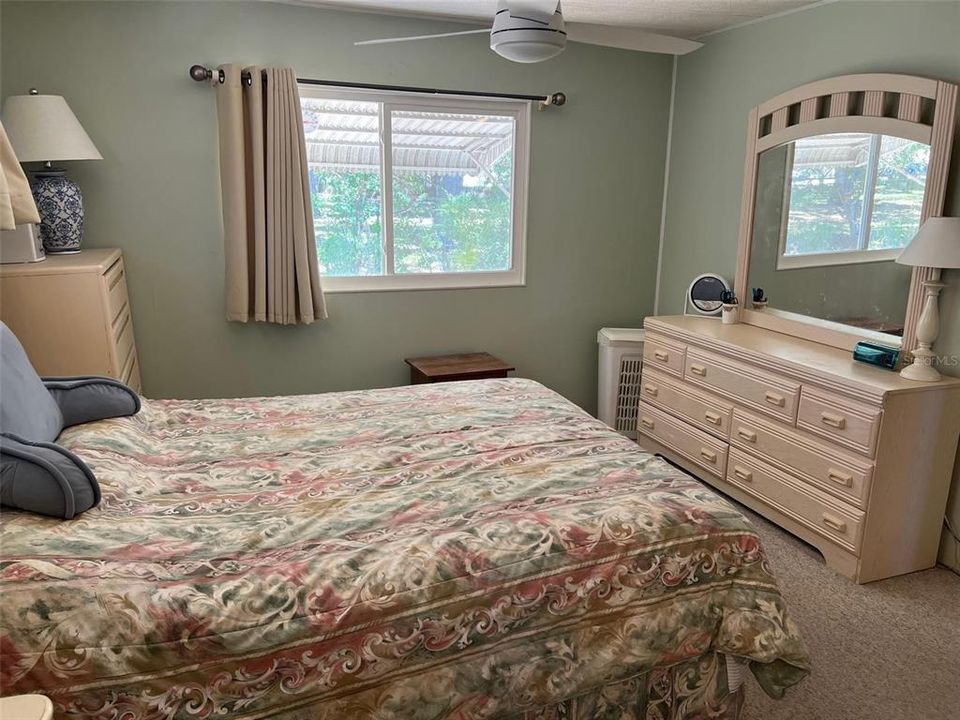Active With Contract: $77,900 (2 beds, 2 baths, 912 Square Feet)