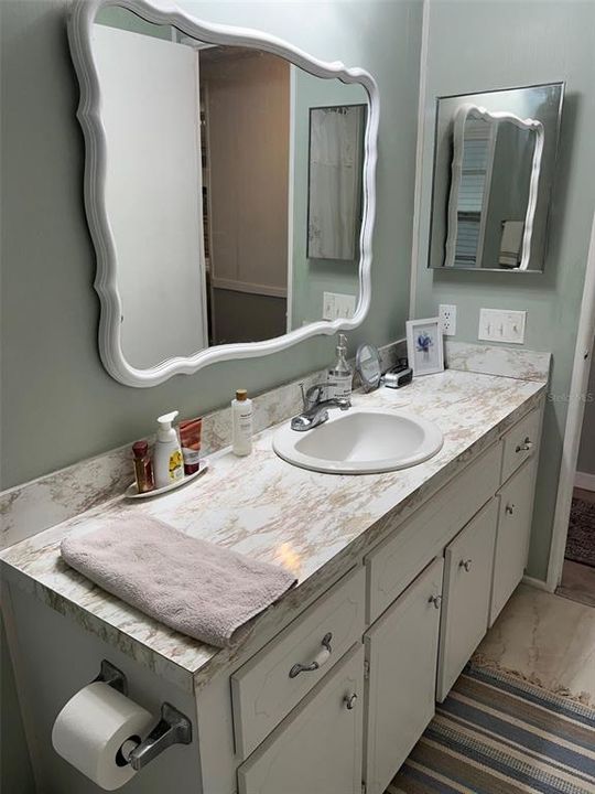 Active With Contract: $77,900 (2 beds, 2 baths, 912 Square Feet)