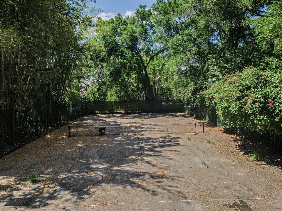 For Sale: $2,850,000 (5 beds, 5 baths, 6008 Square Feet)