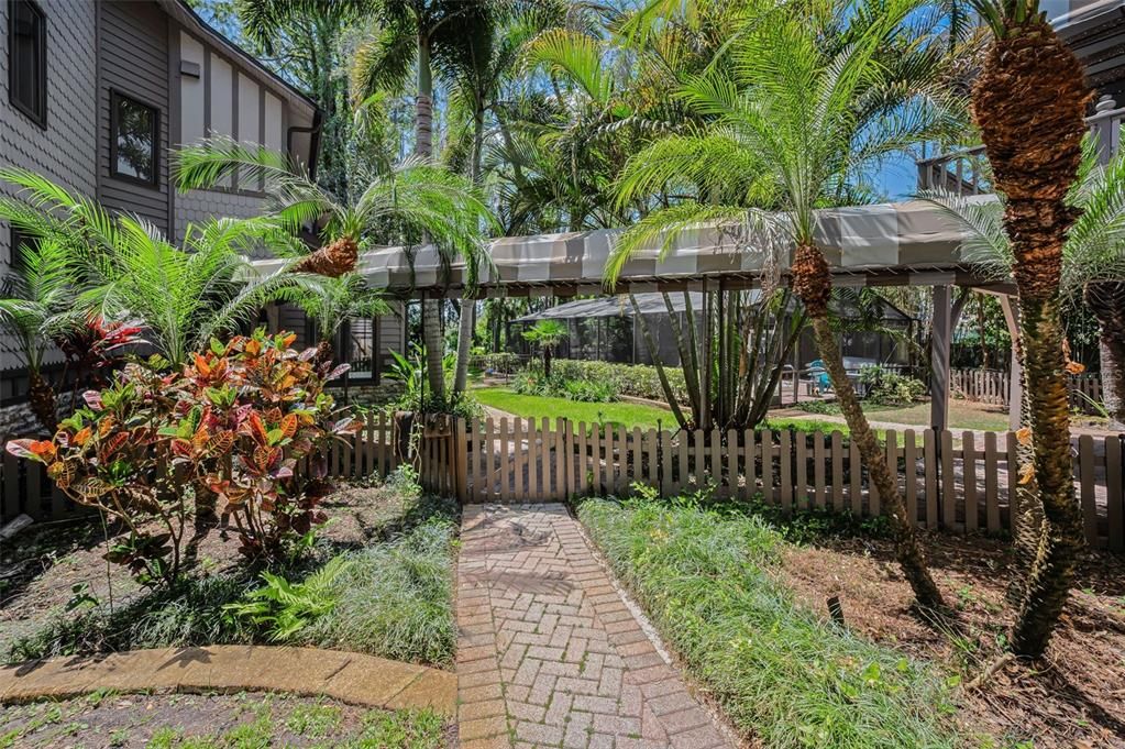 For Sale: $2,850,000 (5 beds, 5 baths, 6008 Square Feet)