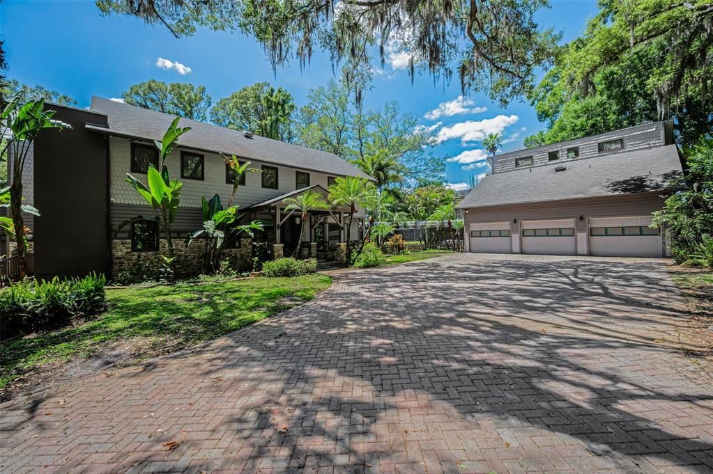 For Sale: $2,850,000 (5 beds, 5 baths, 6008 Square Feet)