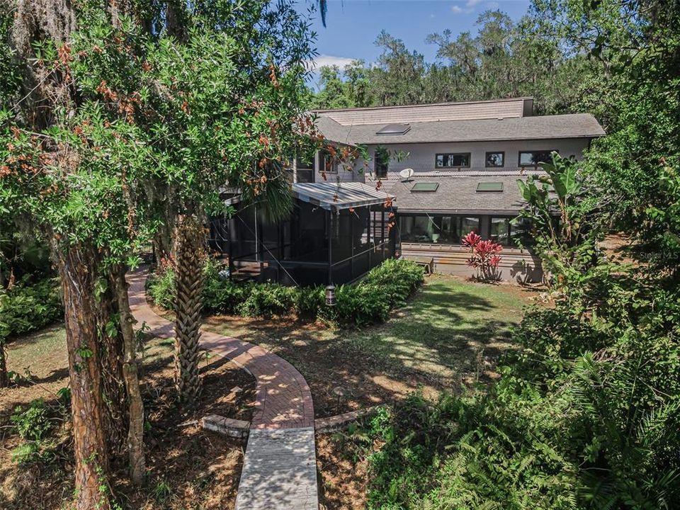 For Sale: $2,850,000 (5 beds, 5 baths, 6008 Square Feet)