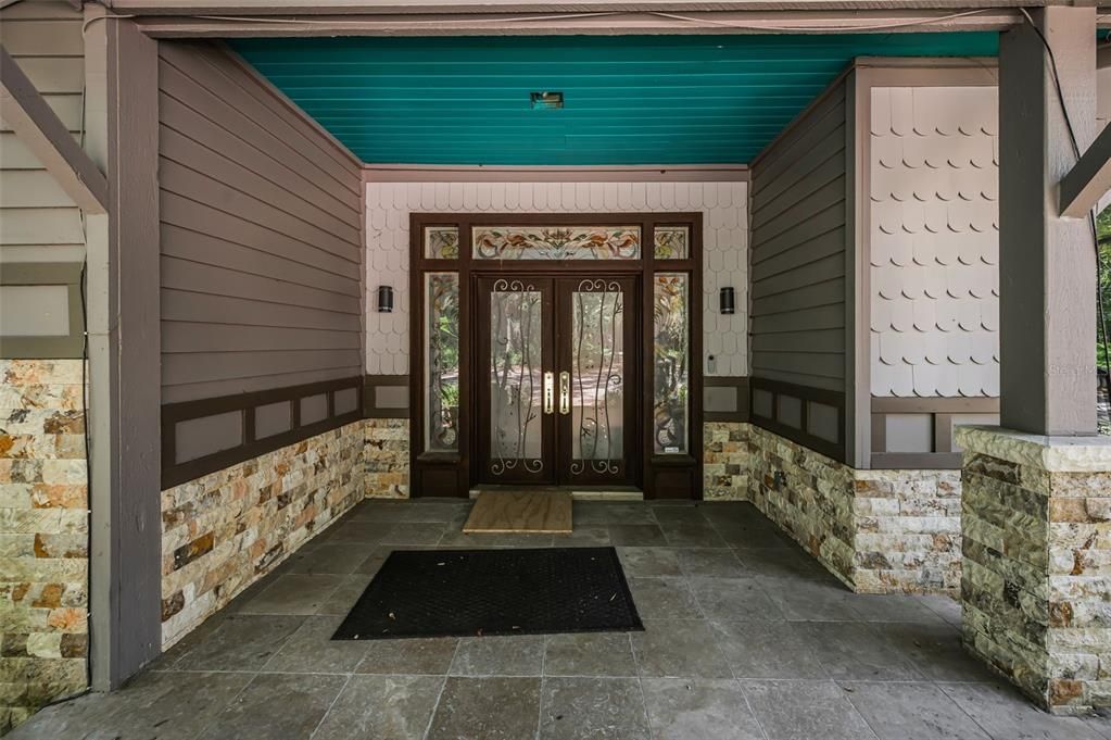For Sale: $2,850,000 (5 beds, 5 baths, 6008 Square Feet)