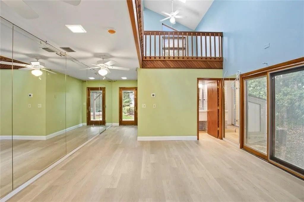For Sale: $2,850,000 (5 beds, 5 baths, 6008 Square Feet)