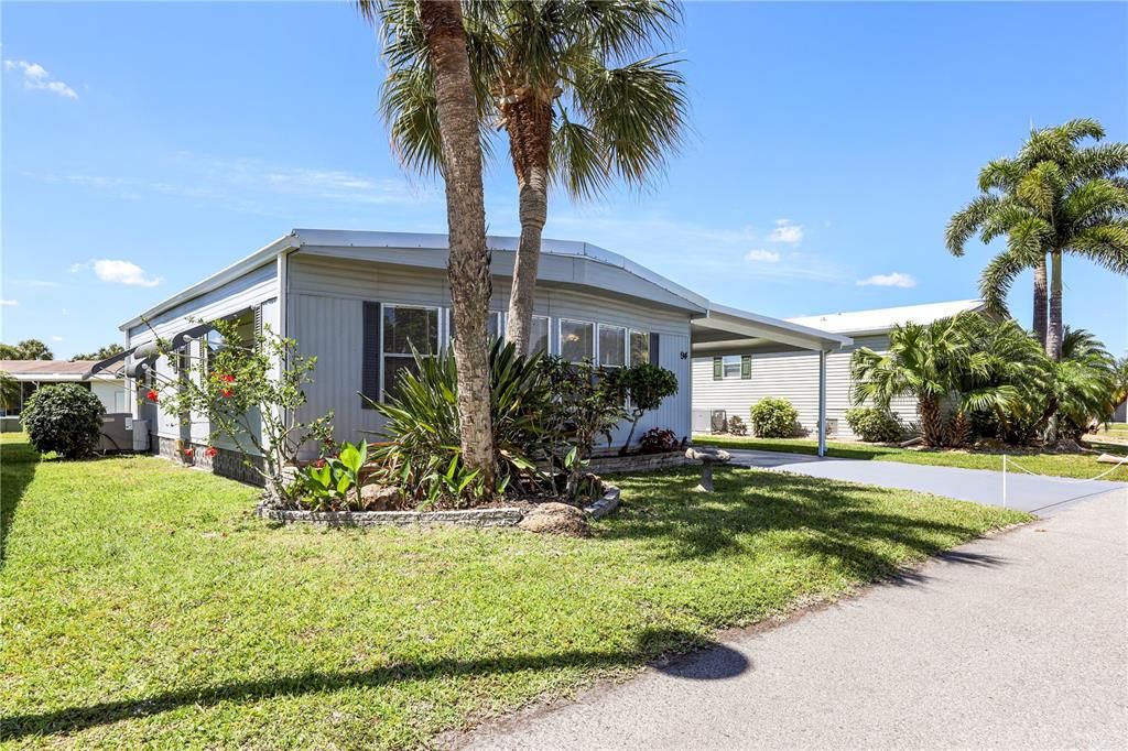Active With Contract: $125,000 (2 beds, 2 baths, 893 Square Feet)