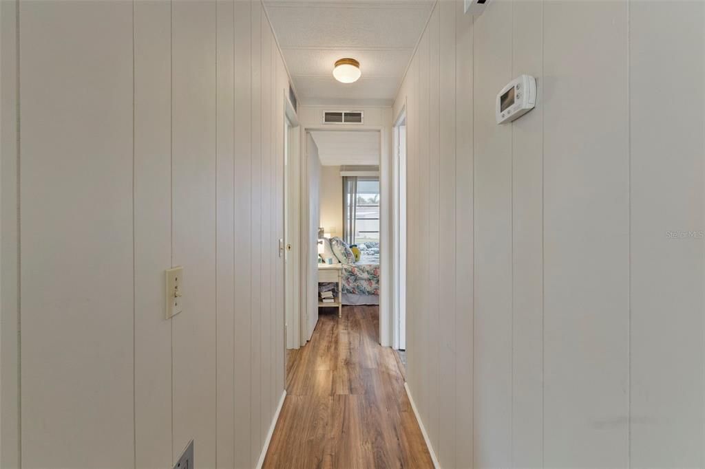 Active With Contract: $125,000 (2 beds, 2 baths, 893 Square Feet)