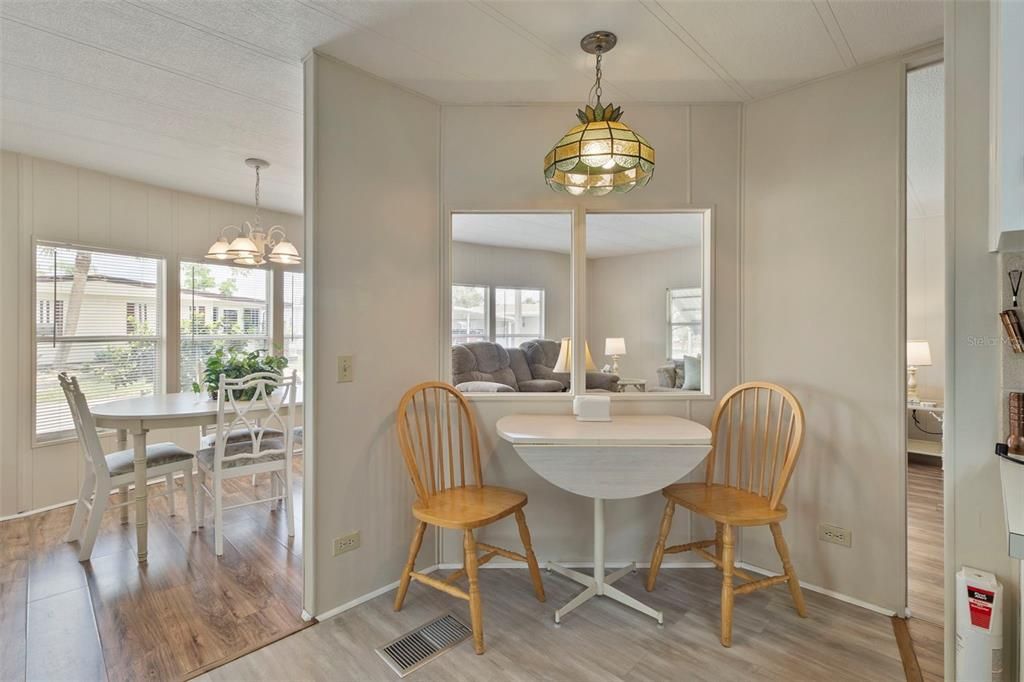 Active With Contract: $125,000 (2 beds, 2 baths, 893 Square Feet)