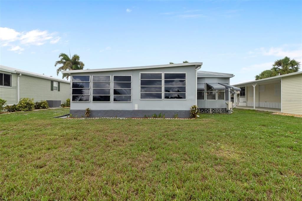 Active With Contract: $125,000 (2 beds, 2 baths, 893 Square Feet)