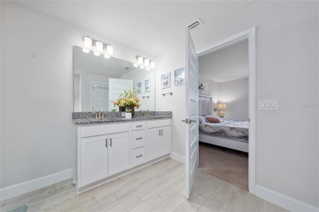 For Rent: $2,850 (4 beds, 2 baths, 2405 Square Feet)
