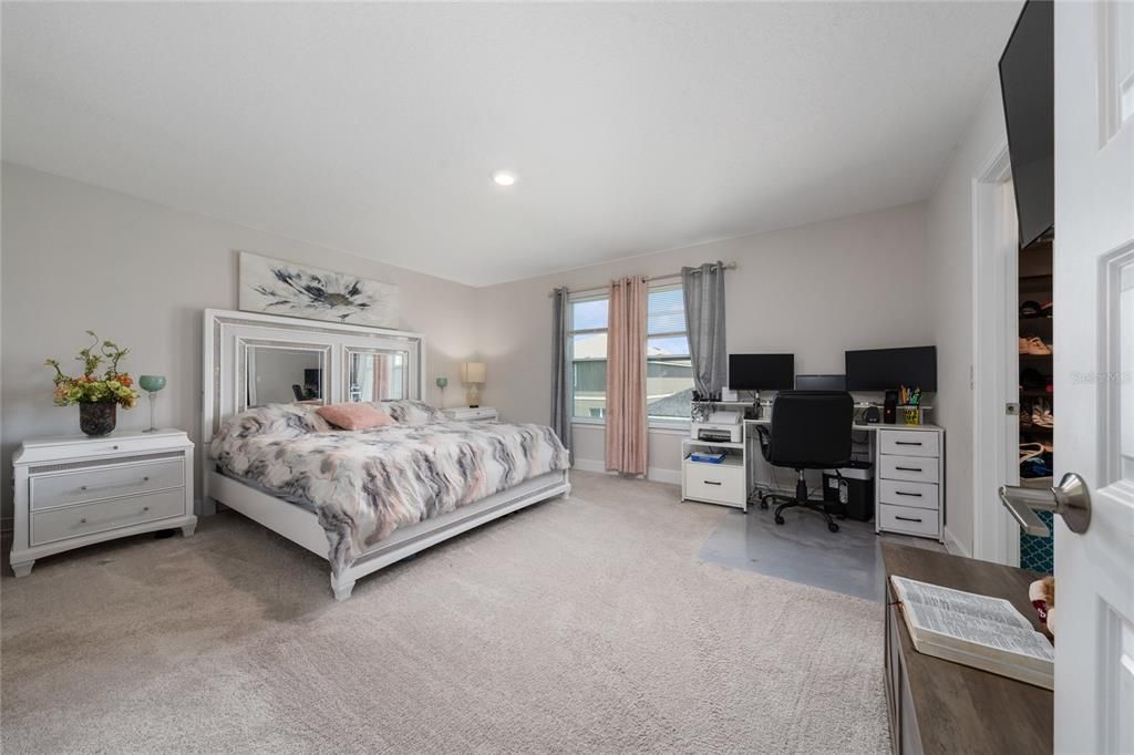 For Rent: $2,850 (4 beds, 2 baths, 2405 Square Feet)