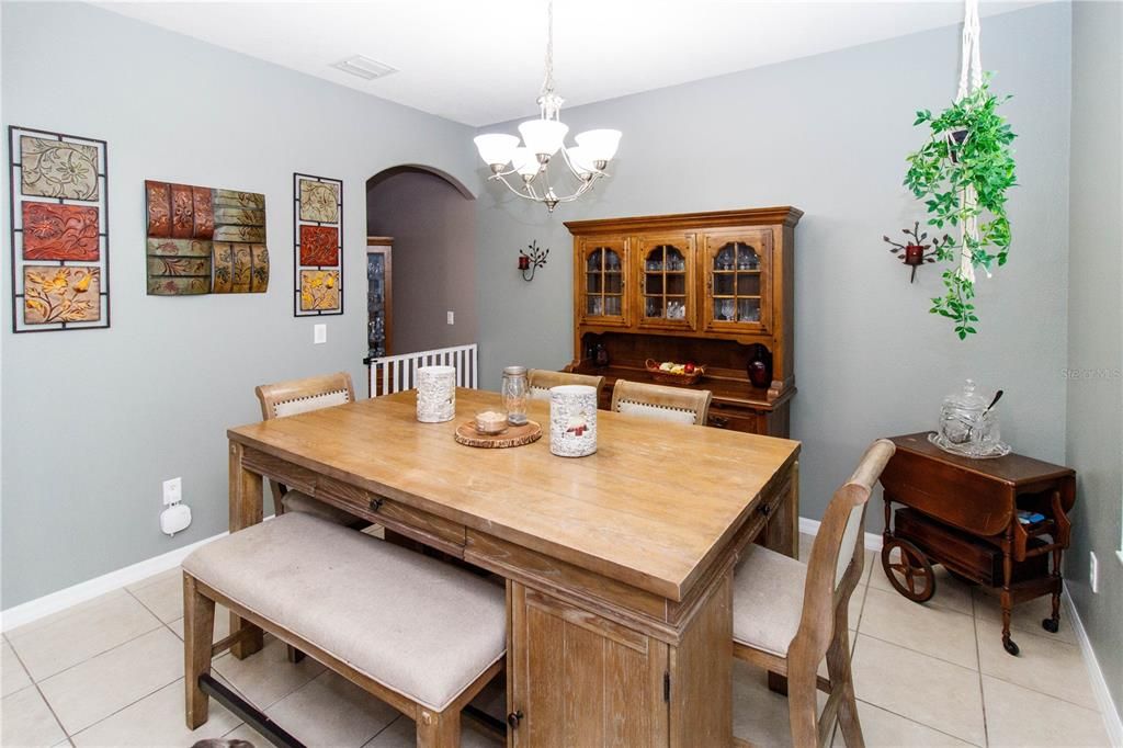 Activo con contrato: $419,000 (5 camas, 4 baños, 2959 Pies cuadrados)