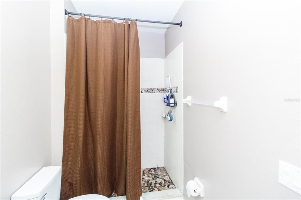 Activo con contrato: $419,000 (5 camas, 4 baños, 2959 Pies cuadrados)