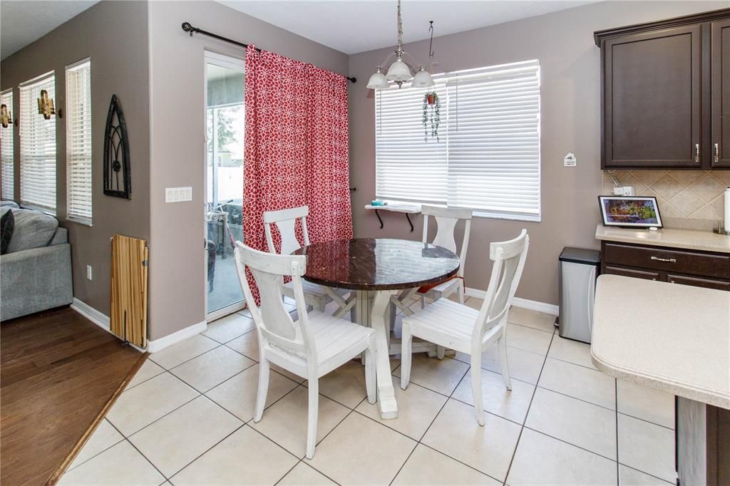 Activo con contrato: $419,000 (5 camas, 4 baños, 2959 Pies cuadrados)