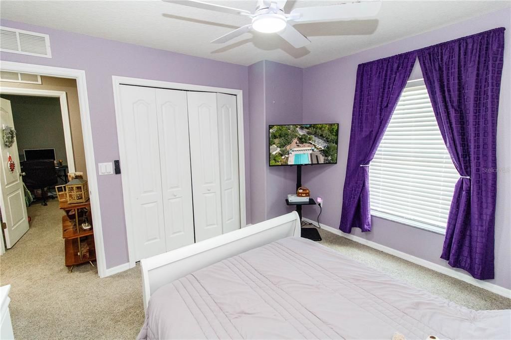 Activo con contrato: $419,000 (5 camas, 4 baños, 2959 Pies cuadrados)
