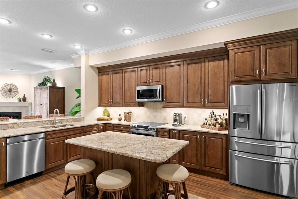 For Sale: $1,320,000 (3 beds, 2 baths, 2975 Square Feet)