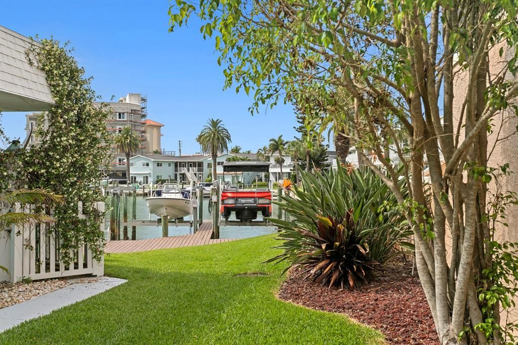 For Sale: $1,320,000 (3 beds, 2 baths, 2975 Square Feet)