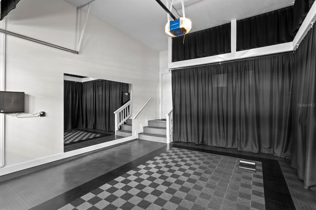 For Sale: $1,320,000 (3 beds, 2 baths, 2975 Square Feet)