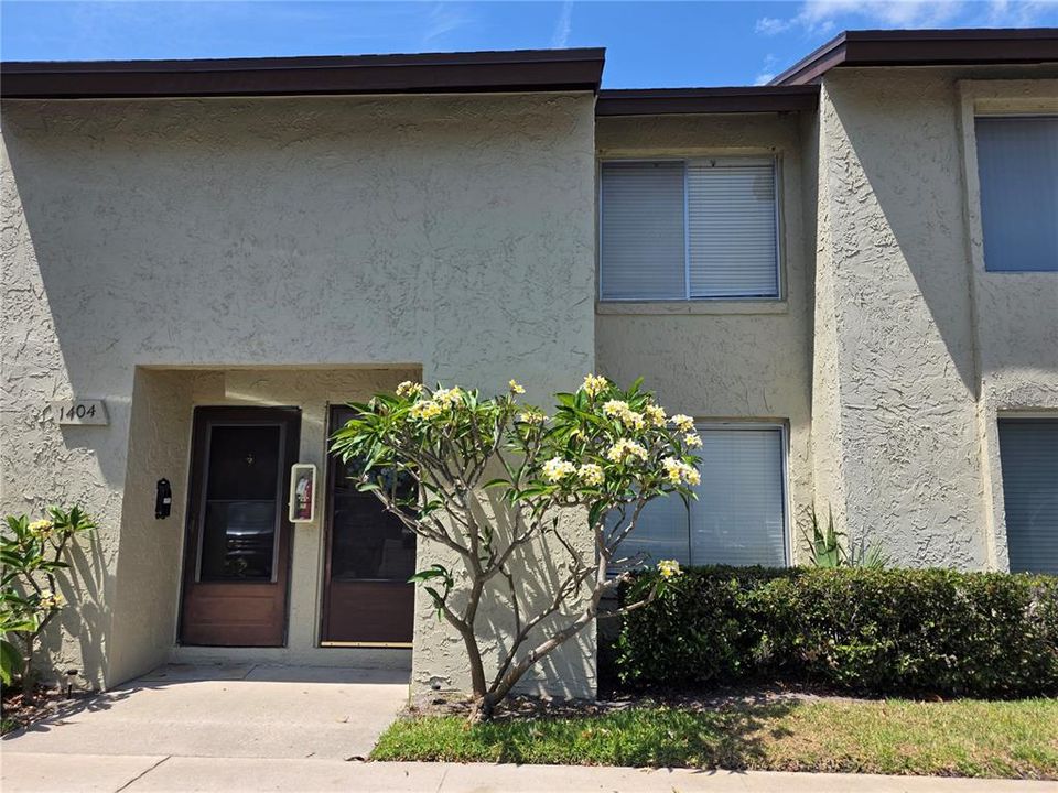 For Sale: $225,700 (2 beds, 1 baths, 1000 Square Feet)