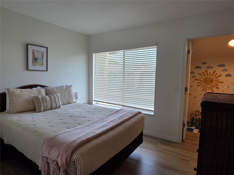 For Sale: $225,700 (2 beds, 1 baths, 1000 Square Feet)